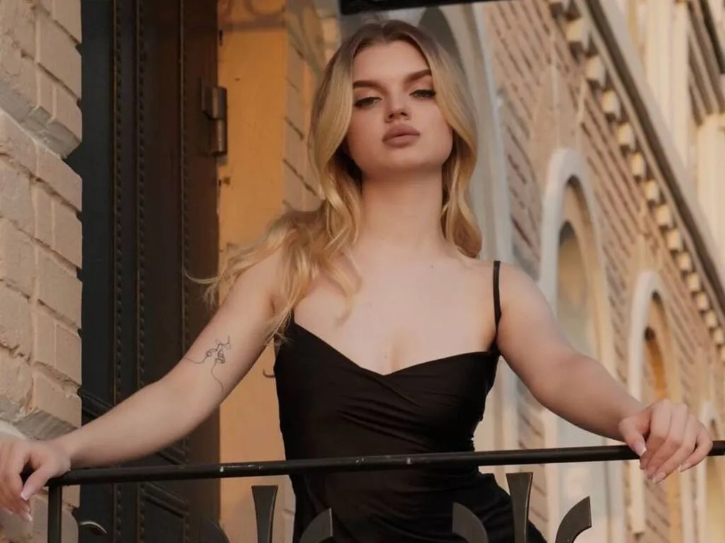 AdelBowman – webcam model profile photo