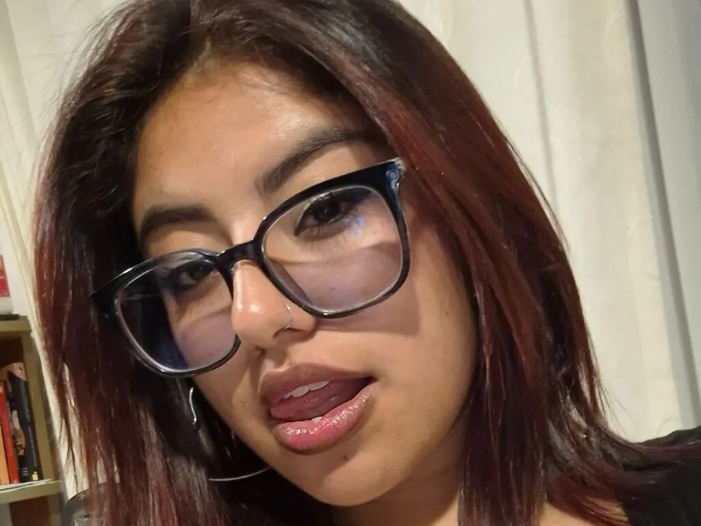 CarolineWilds – webcam model profile photo