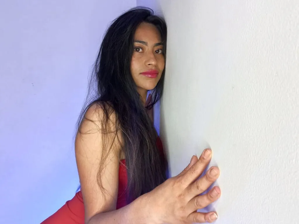 EmelyMitchel – webcam model profile photo