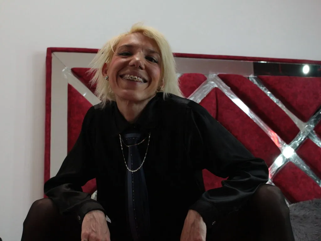 KloeSwings – webcam model profile photo