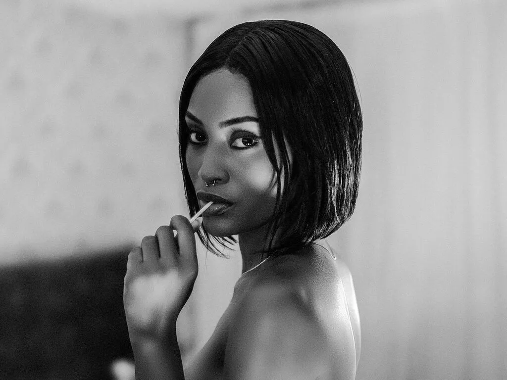 LarissaMartini – webcam model profile photo