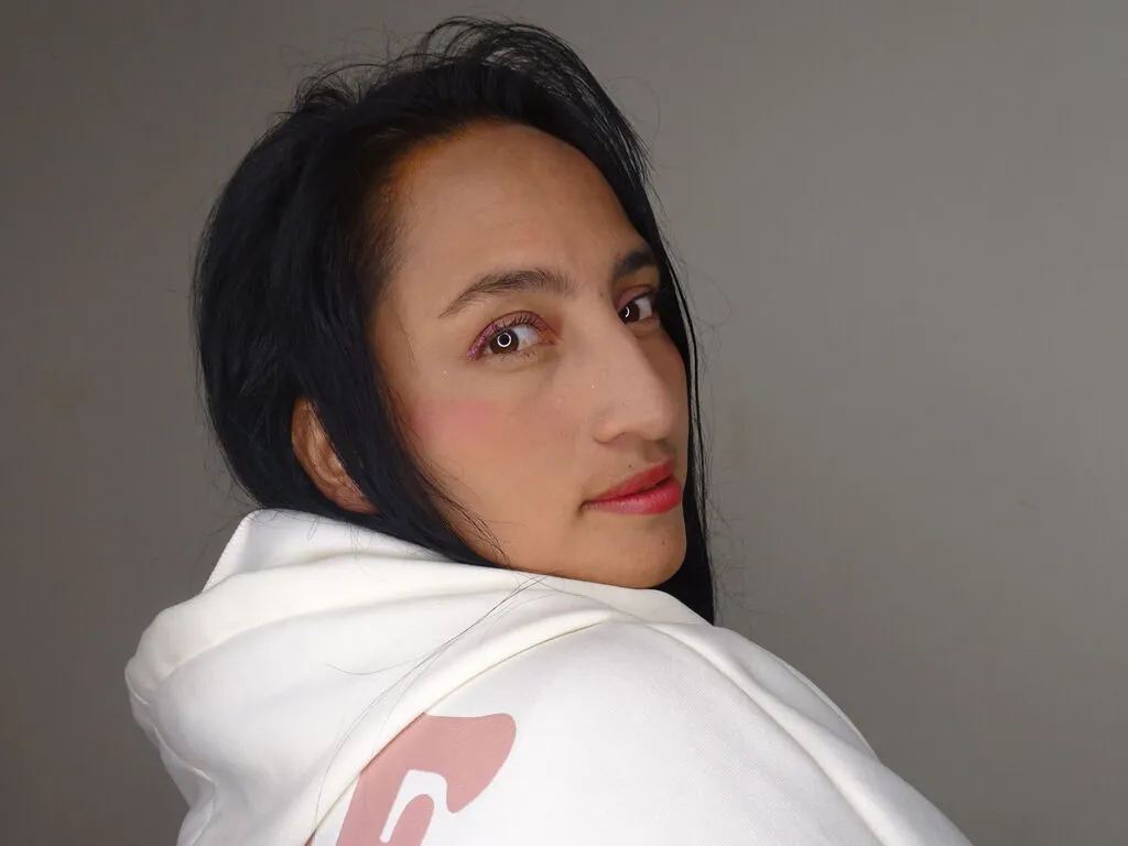 LauraYoselin – webcam model profile photo