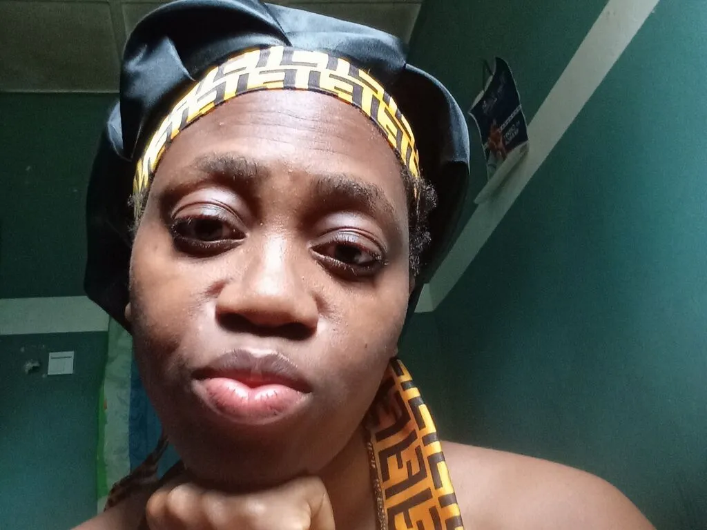 LindyMoore – webcam model profile photo