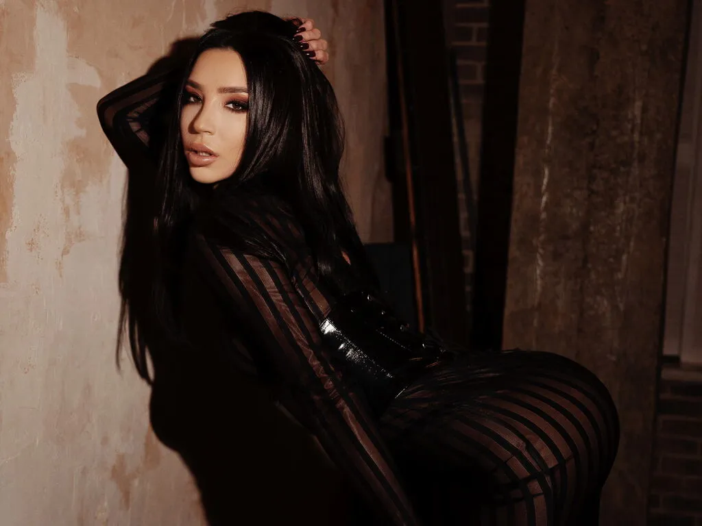 LolaGrand – webcam model profile photo