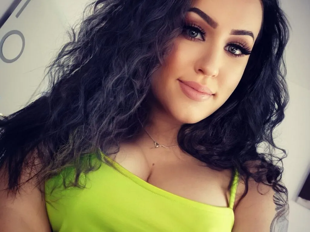 MorenaLovett – webcam model profile photo