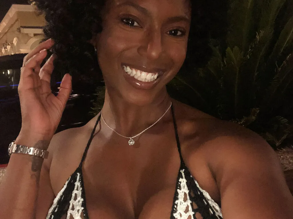 Live with MsCandice on PrivCamWeb