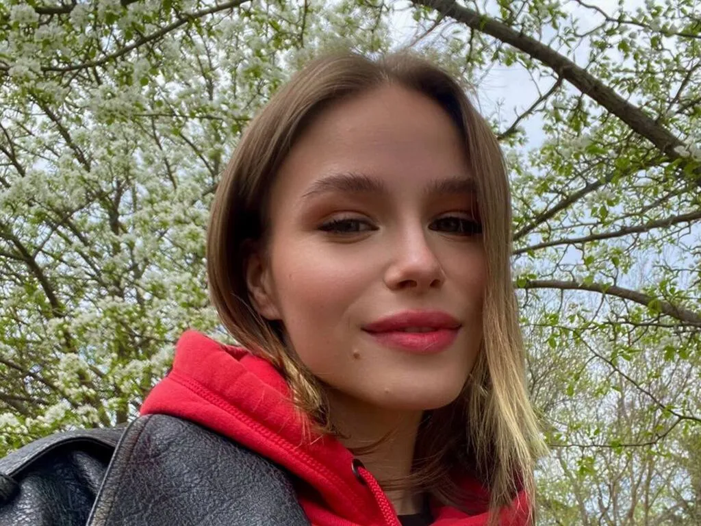 Live with VeronaBrucker on PrivCamWeb