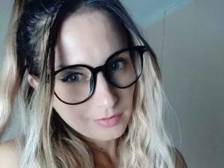 Live with Cougarphantera on PrivCamWeb