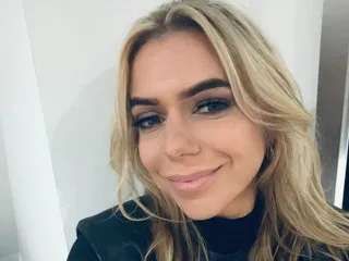 Live with LunaVelvet22 on PrivCamWeb