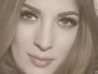 Live with MaliaHaleM on PrivCamWeb