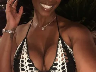 Thelovelycandi – webcam model profile photo
